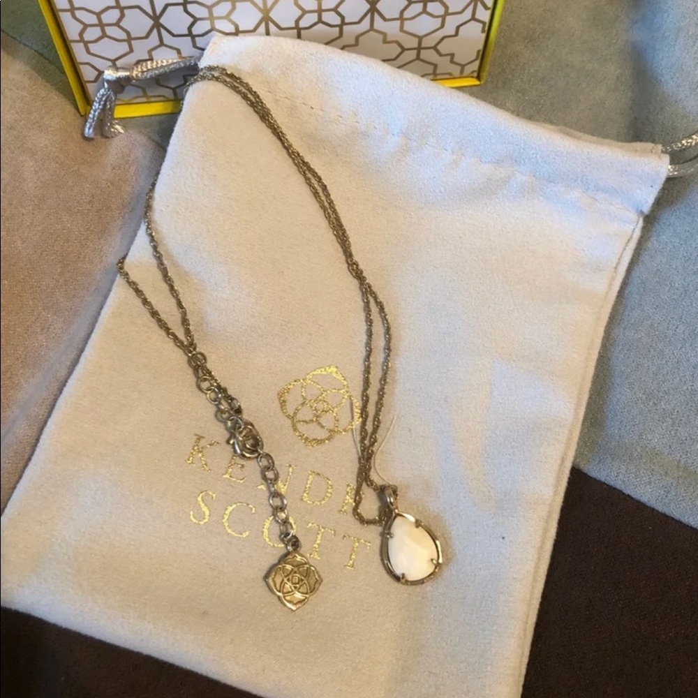 Kendra Scott white necklace